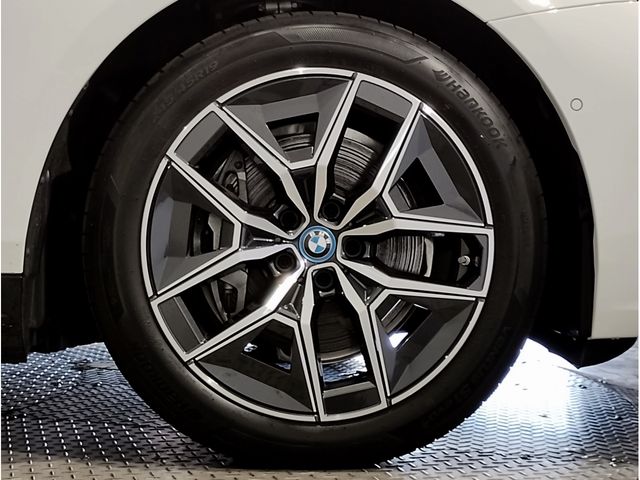 BMW i5 touring