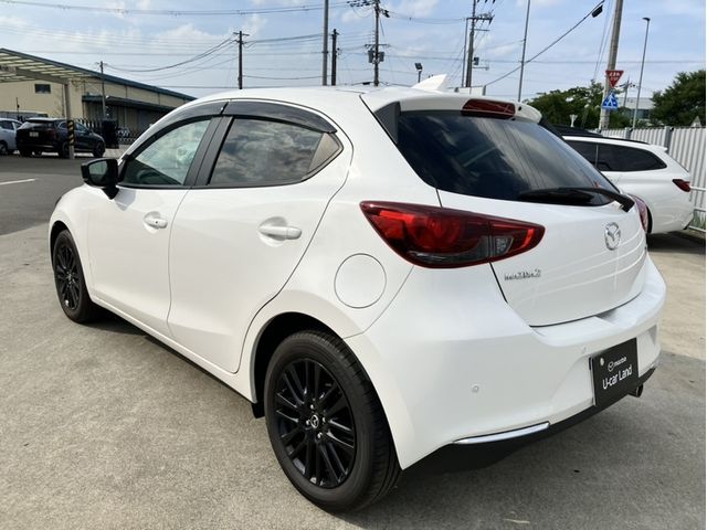 MAZDA2