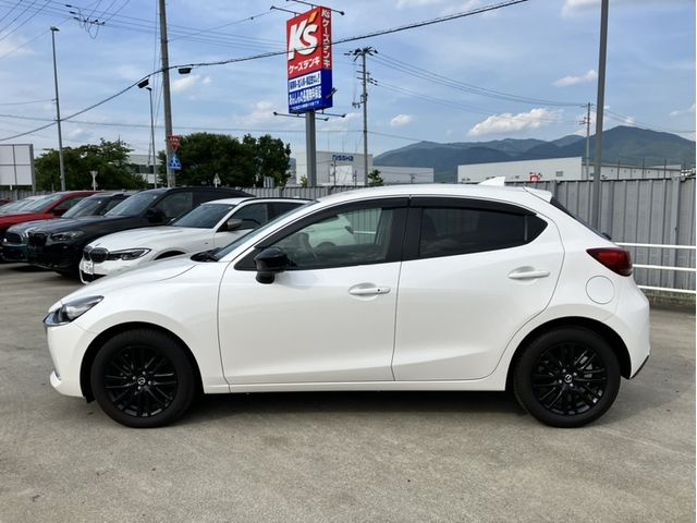 MAZDA2
