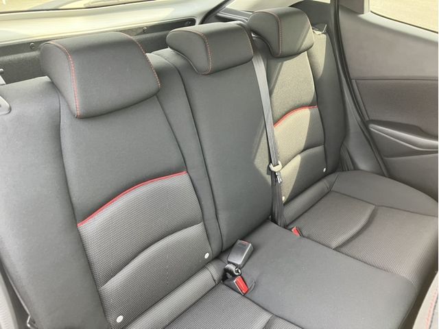 MAZDA2