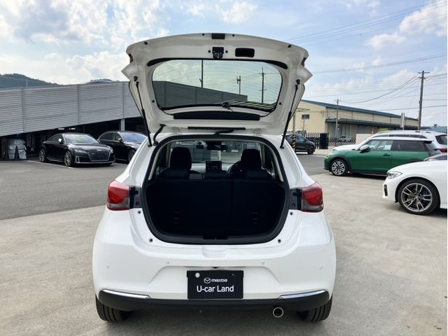 MAZDA2