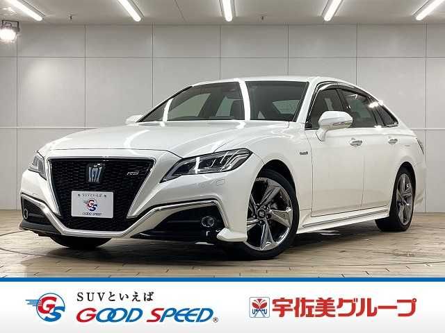 CROWN sedan hybrid