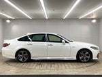 CROWN sedan hybrid