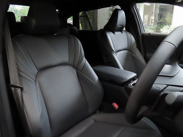 CROWN sedan hybrid
