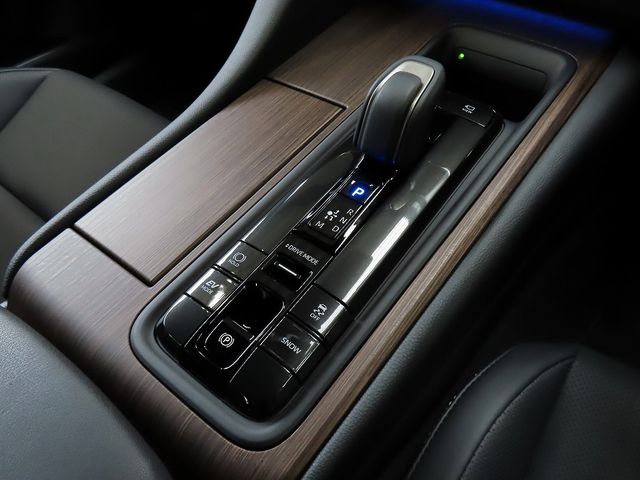CROWN sedan hybrid