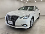 CROWN sedan hybrid