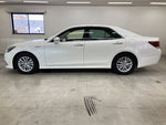 CROWN sedan hybrid