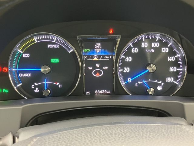 CROWN sedan hybrid