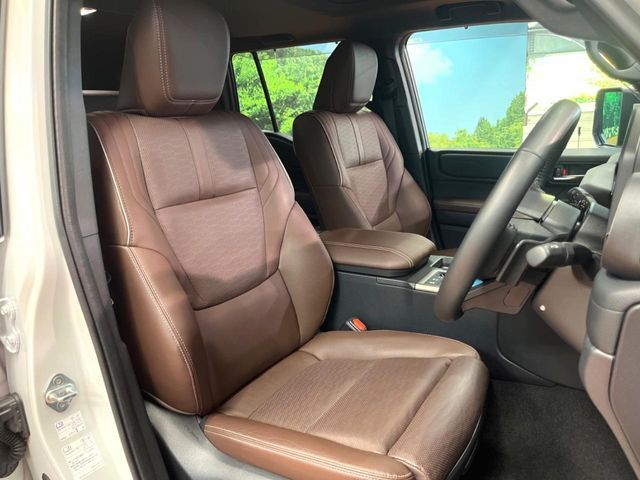 LANDCRUISER 250