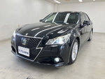 CROWN sedan hybrid