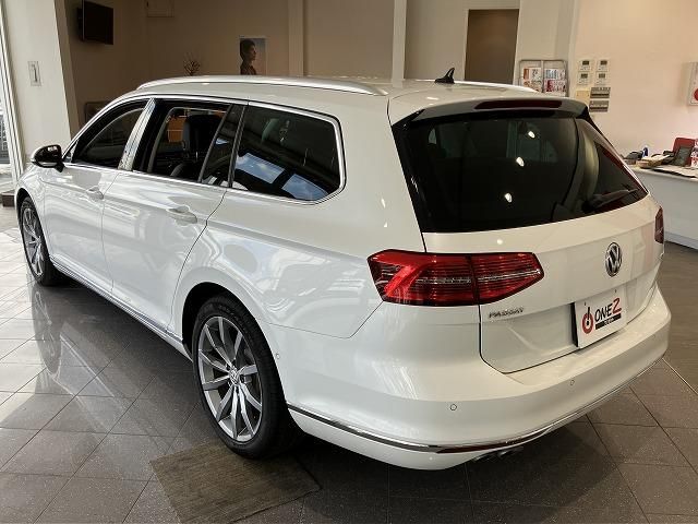 VOLKSWAGEN PASSAT VARIANT