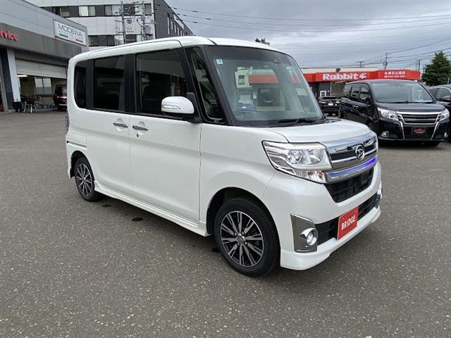 TANTO CUSTOM 4WD