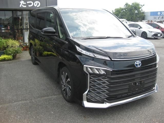VOXY HYBRID