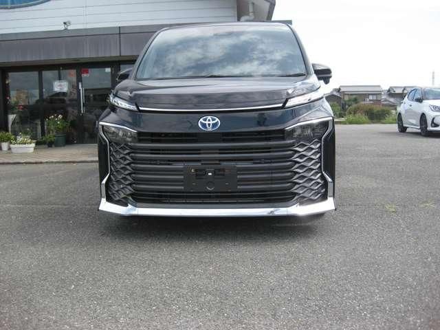 VOXY HYBRID