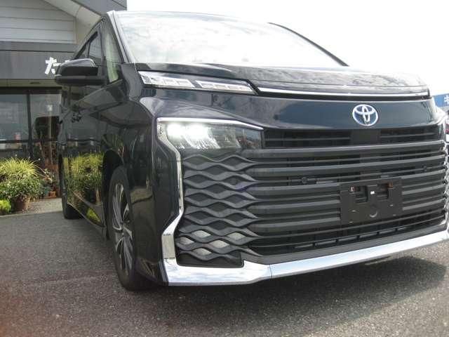 VOXY HYBRID