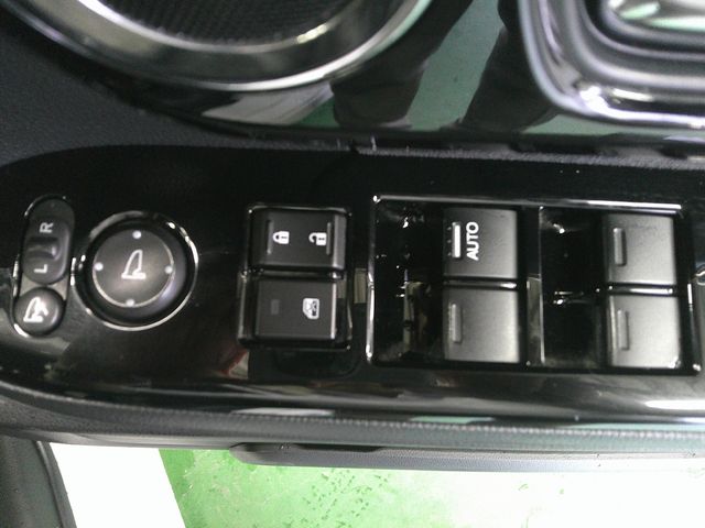 N BOX CUSTOM 4WD