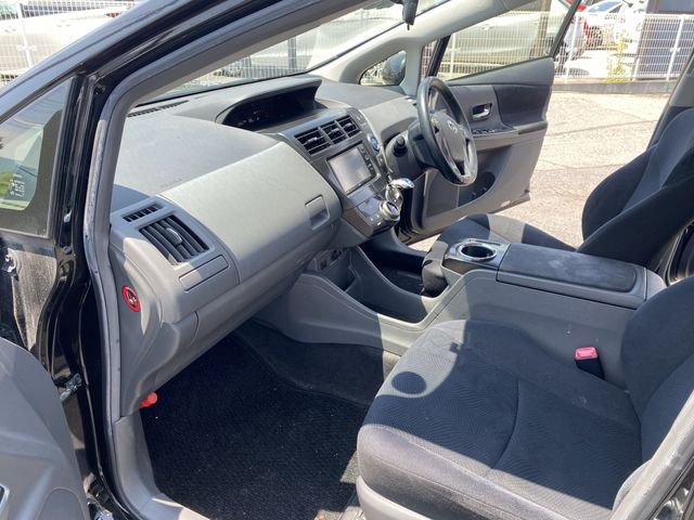 PRIUS Alpha