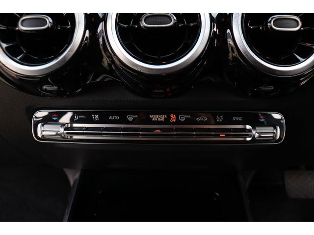 MERCEDES BENZ GLB