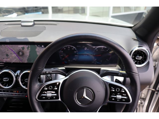 MERCEDES BENZ GLB