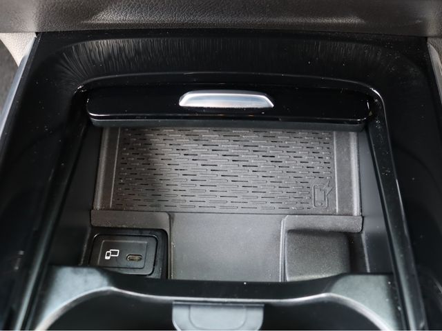 MERCEDES BENZ GLB