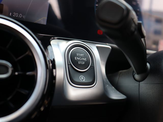 MERCEDES BENZ GLB