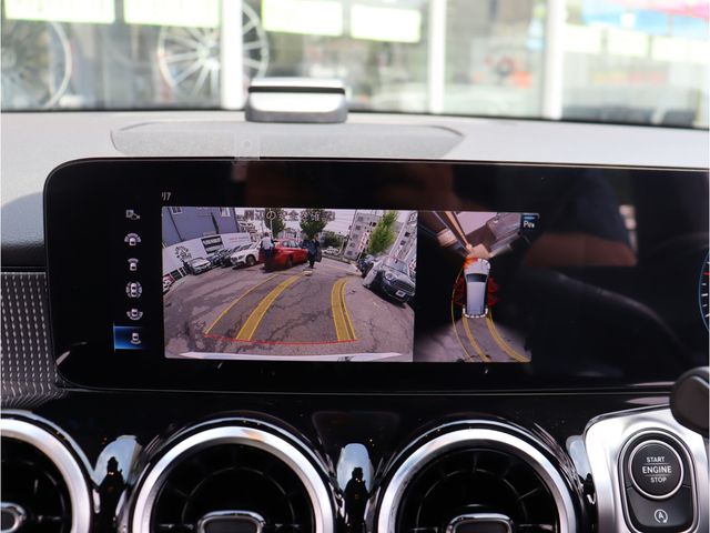 MERCEDES BENZ GLB