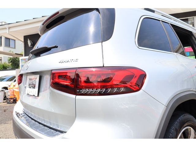 MERCEDES BENZ GLB