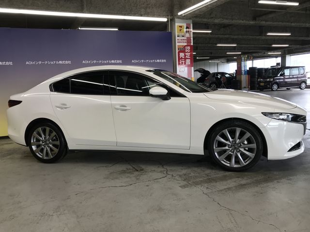 MAZDA3 SEDAN