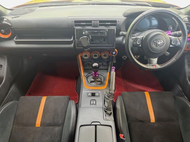 GR86