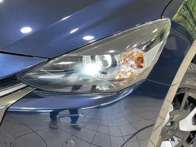 MAZDA2