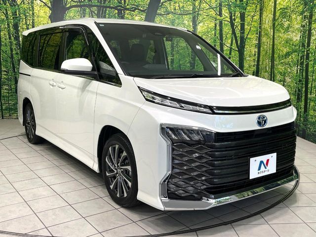 VOXY HYBRID