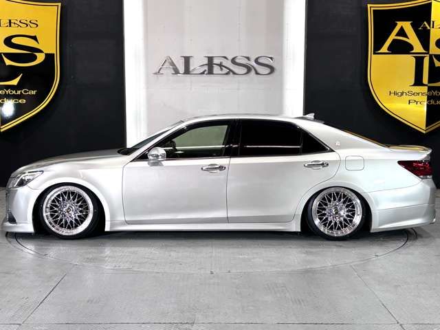 CROWN sedan