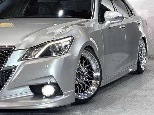 CROWN sedan