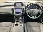 CROWN sedan hybrid