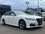 CROWN sedan hybrid