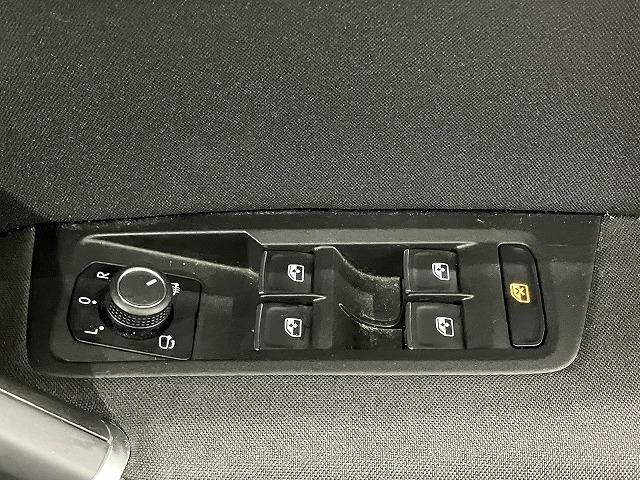 VOLKSWAGEN GOLF TOURAN