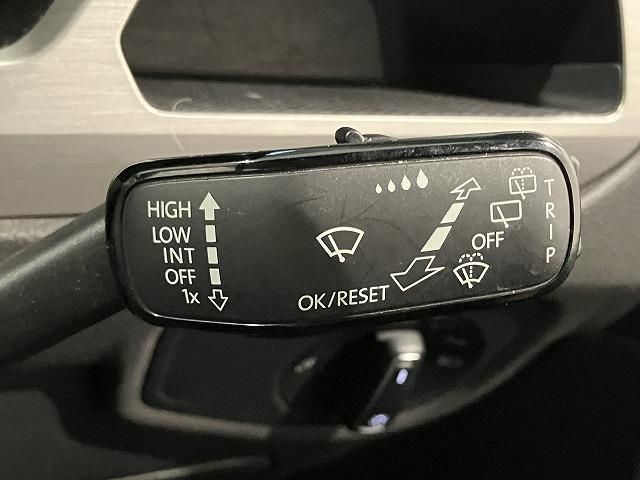 VOLKSWAGEN GOLF TOURAN