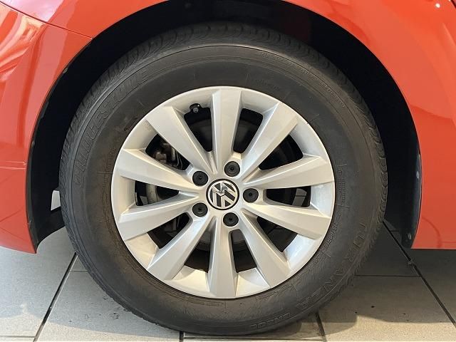VOLKSWAGEN The BEETLE