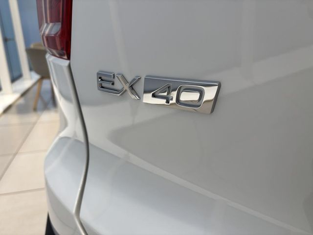 VOLVO EX40