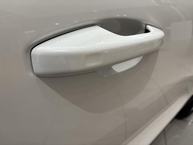 VOLVO EX40