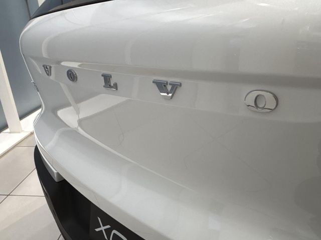 VOLVO EX40