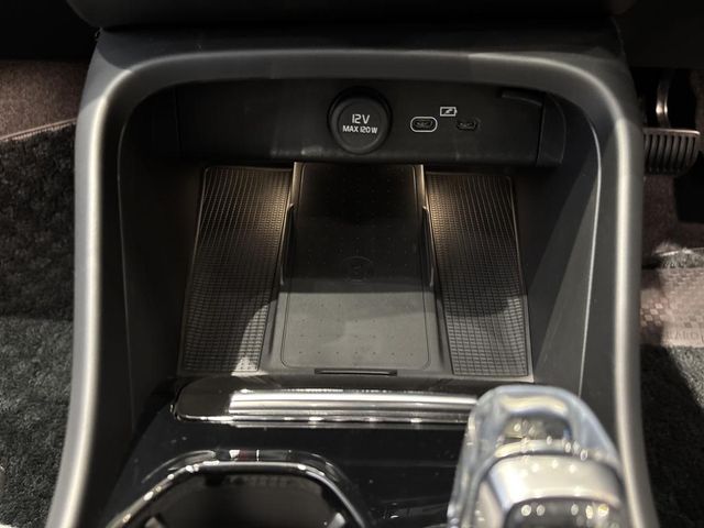 VOLVO EX40