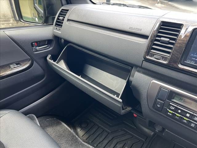 HIACE van 2WD