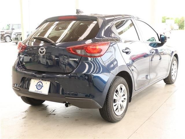 MAZDA2