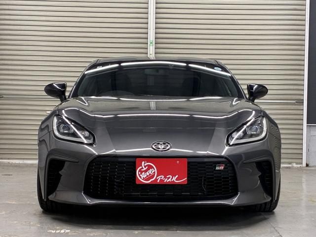 GR86