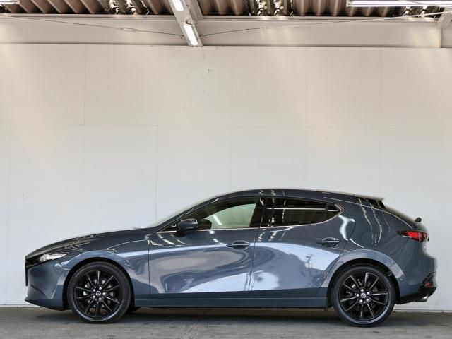 MAZDA3 FASTBACK