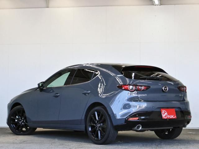 MAZDA3 FASTBACK