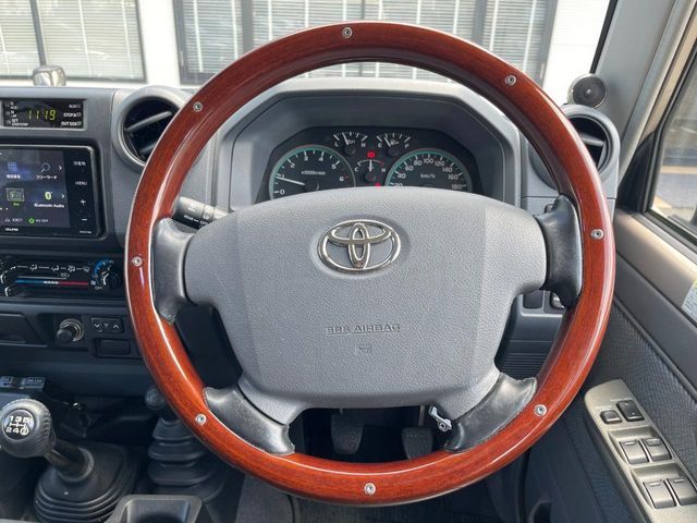 LANDCRUISER van