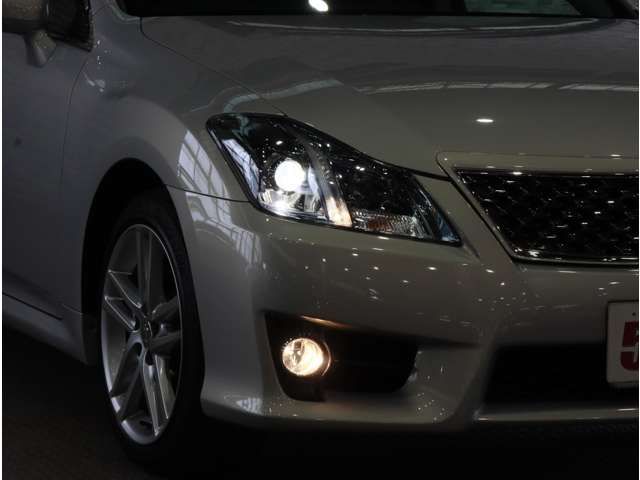CROWN sedan