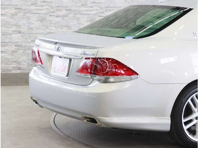 CROWN sedan
